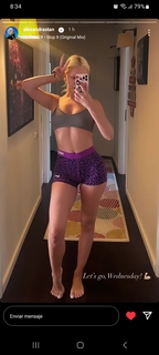 Alexandra Stan feet photo thumbnail
