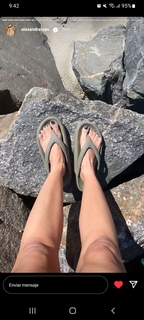 Alexandra Stan feet photo thumbnail