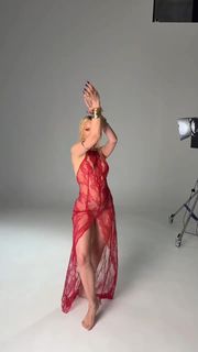 Alexandra Stan feet photo thumbnail