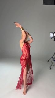 Alexandra Stan feet photo thumbnail