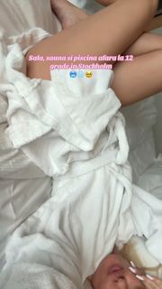 Alexandra Stan feet photo thumbnail