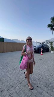 Alexandra Stan feet photo thumbnail