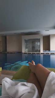 Alexandra Stan feet photo thumbnail