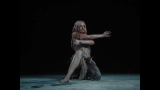 Alexandra Stan feet photo 1