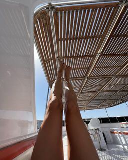 Alexandra Stan feet photo 14