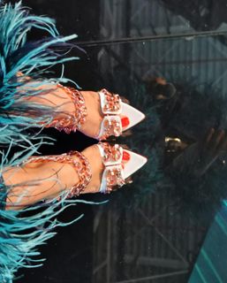 Alexandra Stan feet photo 4