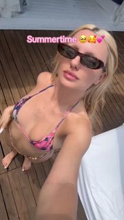 Alexandra Stan feet photo 19
