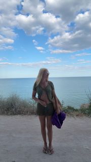 Alexandra Stan feet photo 15