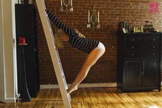 Alexandra Vino feet photo 3