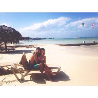 Alexandria DeBerry feet photo thumbnail