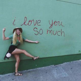 Alexandria DeBerry feet photo thumbnail