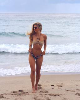 Alexandria DeBerry feet photo thumbnail