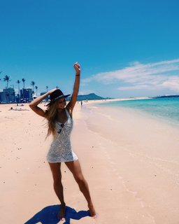 Alexandria DeBerry feet photo thumbnail