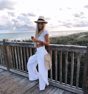 Alexandria DeBerry feet photo thumbnail