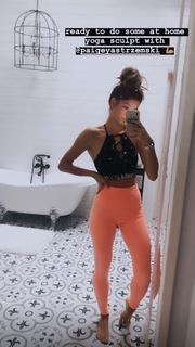 Alexandria DeBerry feet photo thumbnail