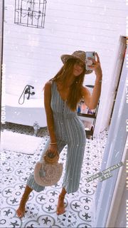 Alexandria DeBerry feet photo thumbnail