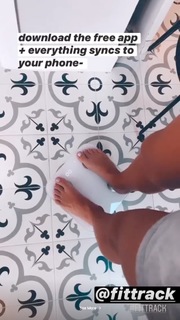 Alexandria DeBerry feet photo thumbnail