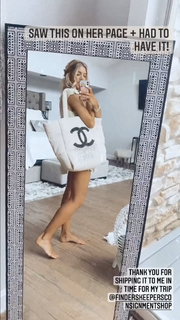 Alexandria DeBerry feet photo thumbnail