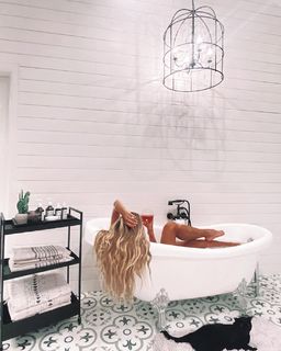 Alexandria DeBerry feet photo thumbnail