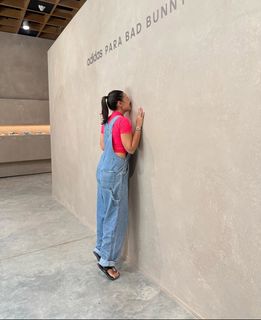 Alexandria Ocasio-Cortez feet photo thumbnail