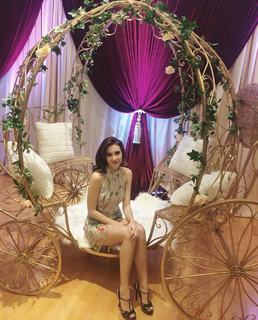 Alexia Fast feet photo thumbnail