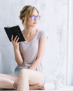 Alexia Fast feet photo thumbnail