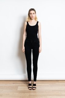 Alexia Fast feet photo thumbnail