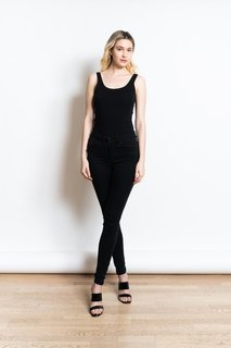 Alexia Fast feet photo thumbnail