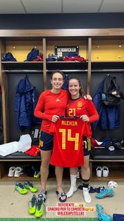 Alexia Putellas feet photo thumbnail