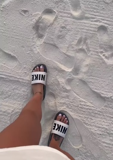 Alexia Putellas feet photo thumbnail