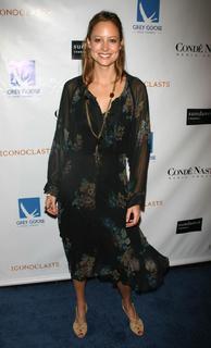 Alexie Gilmore feet photo 9