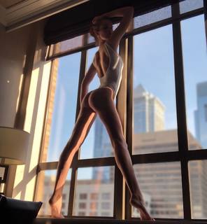 Alexina Graham feet photo 9