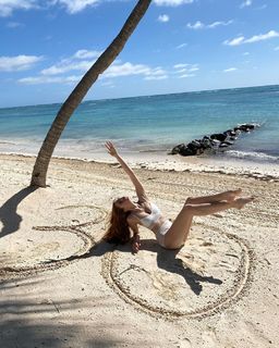 Alexina Graham feet photo 16
