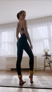 Alexina Graham feet photo 1