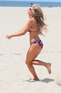 Alexis Bellino feet photo 3