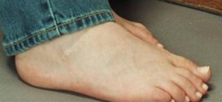 Alexis Bledel feet photo thumbnail