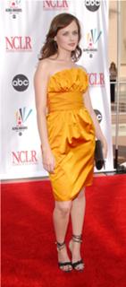 Alexis Bledel feet photo thumbnail