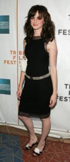Alexis Bledel feet photo thumbnail