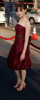 Alexis Bledel feet photo thumbnail