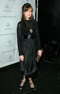 Alexis Bledel feet photo thumbnail