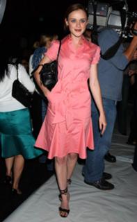 Alexis Bledel feet photo thumbnail
