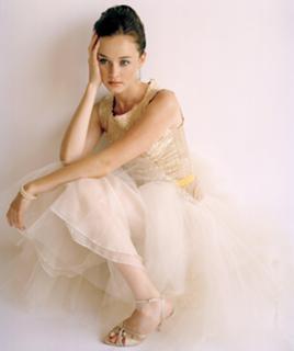 Alexis Bledel feet photo thumbnail