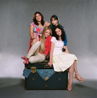 Alexis Bledel feet photo thumbnail