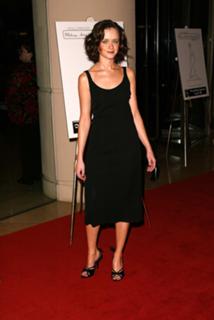 Alexis Bledel feet photo thumbnail