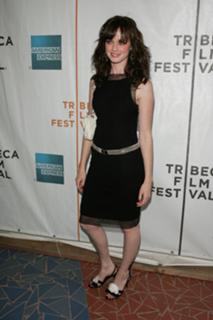 Alexis Bledel feet photo thumbnail