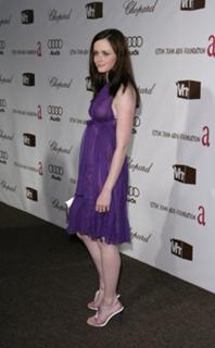 Alexis Bledel feet photo thumbnail