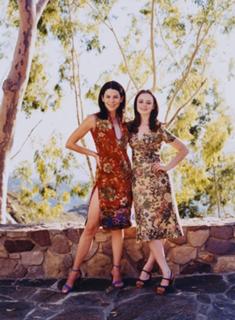 Alexis Bledel feet photo thumbnail