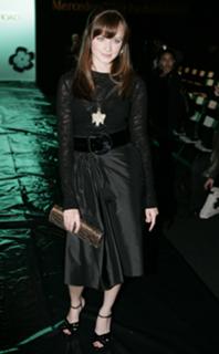 Alexis Bledel feet photo thumbnail