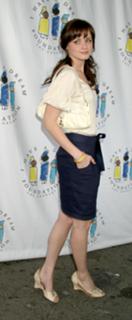 Alexis Bledel feet photo thumbnail