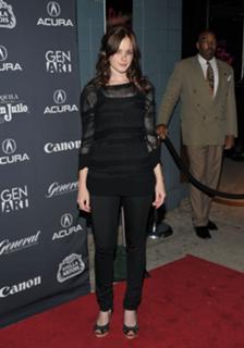 Alexis Bledel feet photo thumbnail